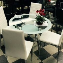 DINING SET 4 CHAIRS AND TABLE (NEW)