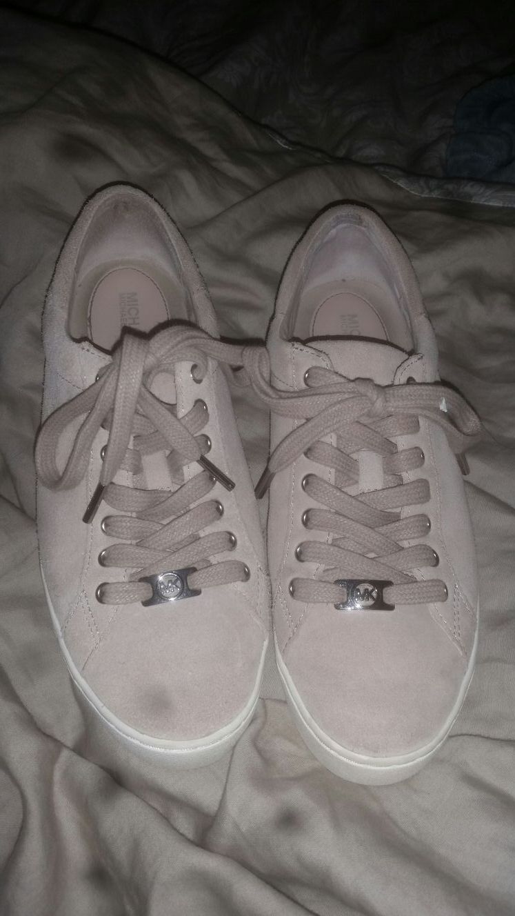 Michael kors sneakers size9