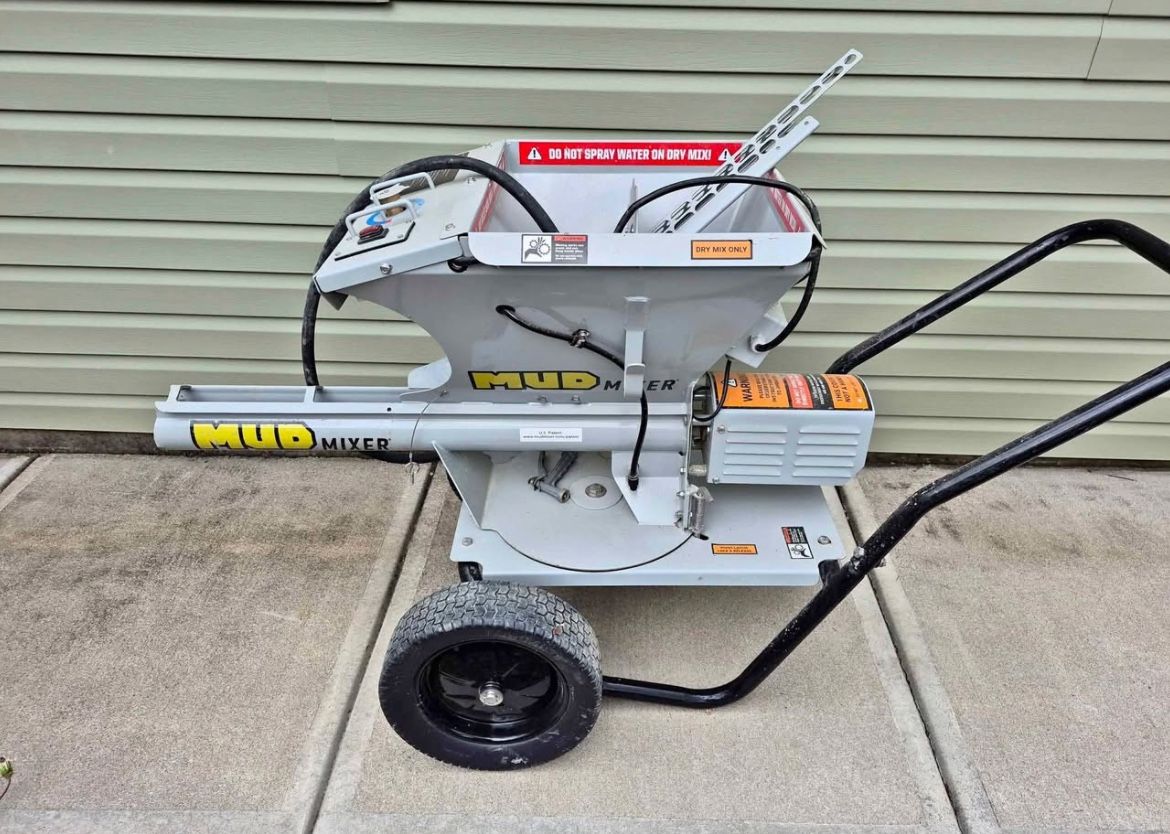 Mud Mixer Concrete. 