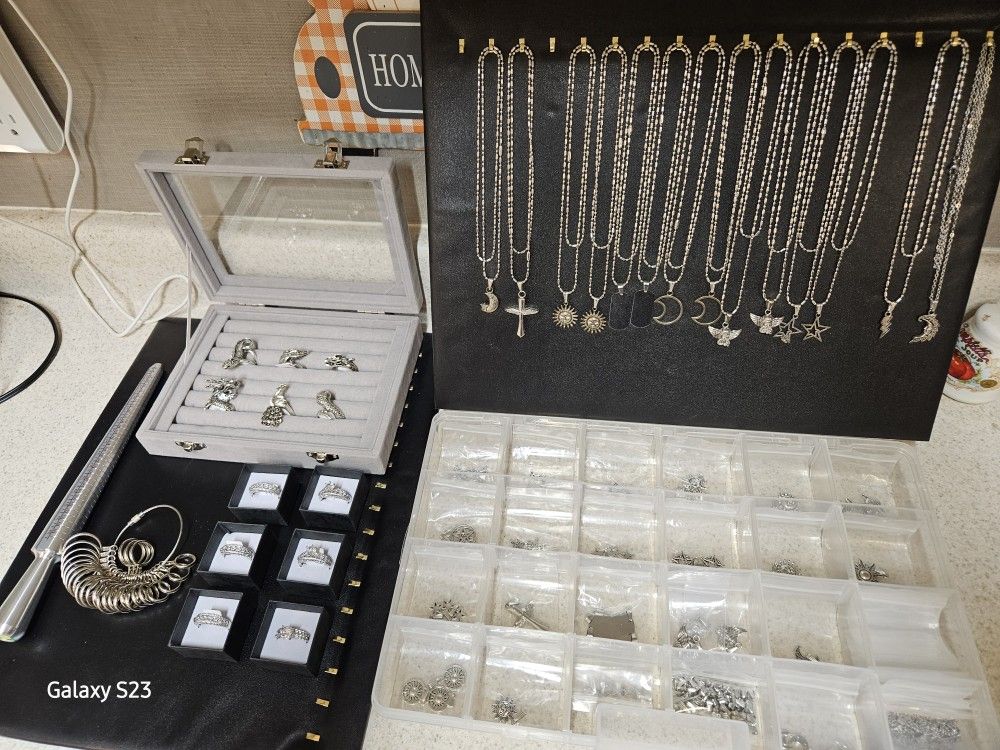 JEWELRY LOT..