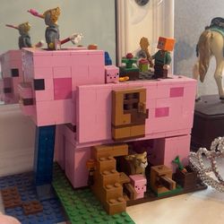 Piggy lego set