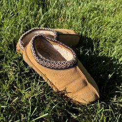 Ugg Slippers (Dupes) 