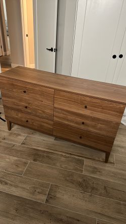 6 drawer Dresser