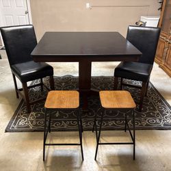 Reacondicionada/ Refinished Table 2 Leather Chairs & 2 Benches