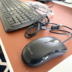 Microsoft 600 Keyboard & Mouse Bundle