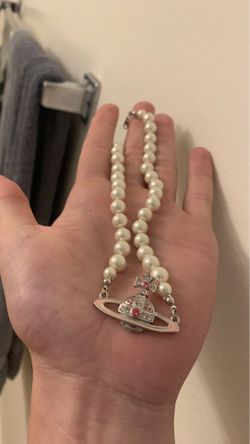 Vivienne Westwood pearl choker