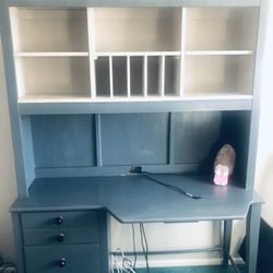 Farmhouse Desk With Hutch