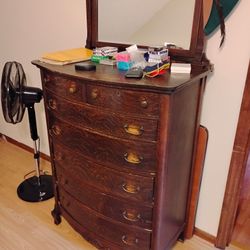 Mid To Late 19th Century Dresser With Mirror 