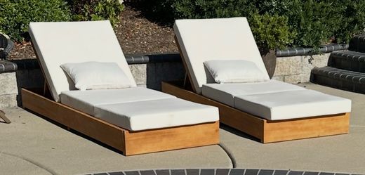 FREE CHAISE LOUNGES First come first serve