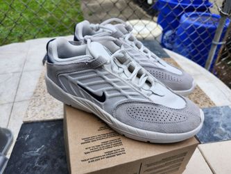 Nike Low-Top Sneakers Gray Suede Men's Size 7.5