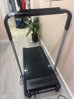 Folding Walking Pad Treadmill – Excellent Condition!