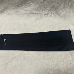 Nike black arm sleeve