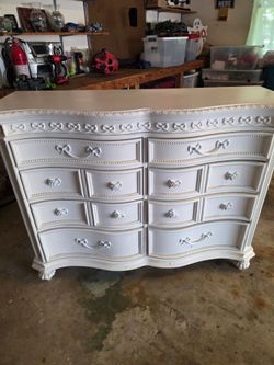 Princess Dresser