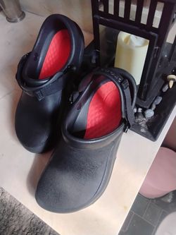 Crocs with extra cushion