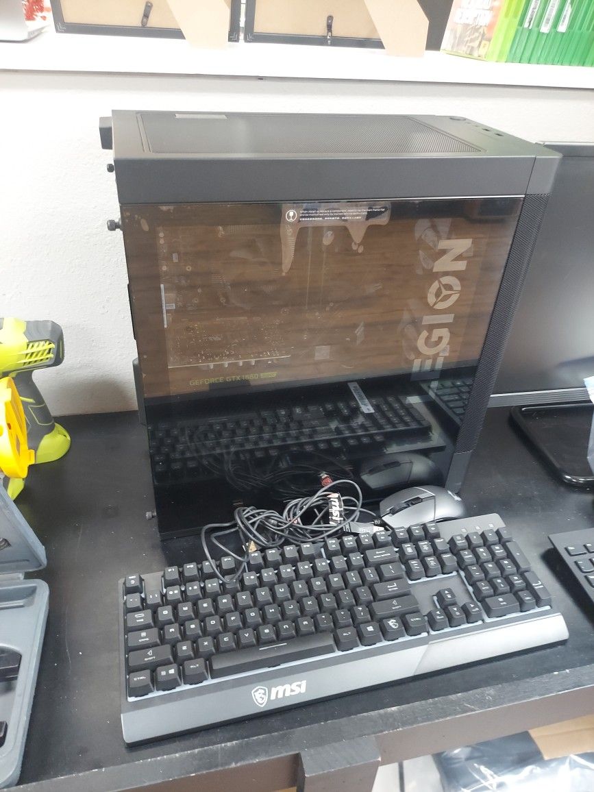 Lenovo Legion Tower 5 26iOB6 Gaming System