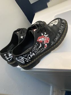 LIMITED EDITION DOC MARTENS