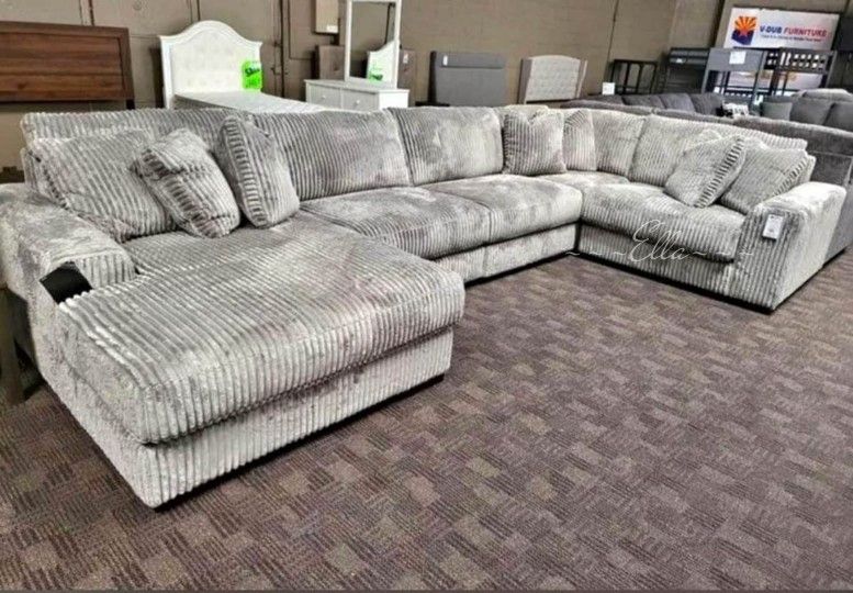 Lindyn Ivory 5-Piece Sectional
Ashley Furniture$10 Down Payment And Financing Available