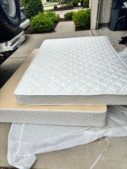 Full mattress and box spring