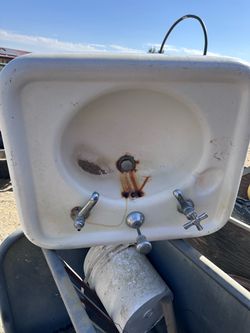 Cast Iron Pedestal Sink