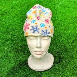 Girls Sz 7-14 White Multicolored Snowflake Winter Soft Fleece Beanie Hat GUC