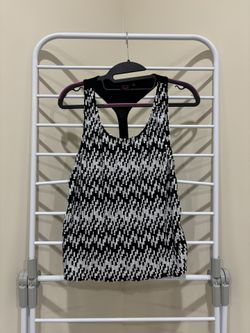 Black and White Tank-top