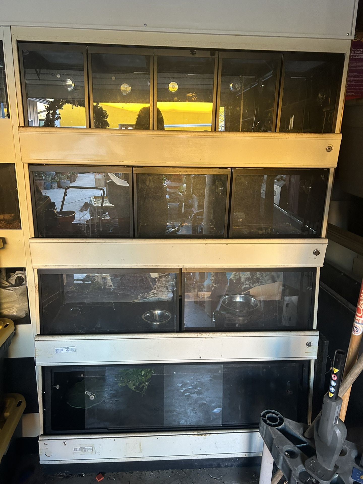 $250 Reptile Cage Firm