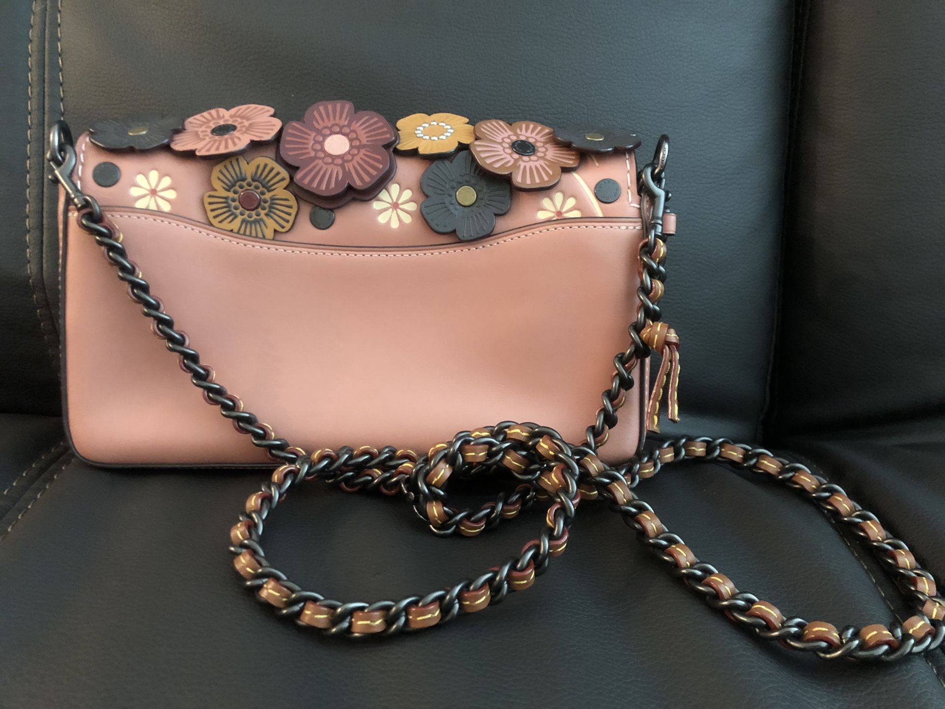Coach tea Rose Charm Bag for Sale in Arlington, TX - OfferUp