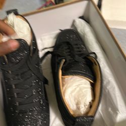 Dress shoes 👠 red bottoms