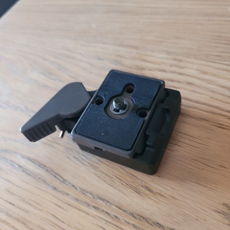 Manfrotto 323 Quick Release Camera 2 Plate System