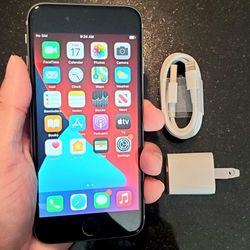 iPhone 6s - UNLOCKED - Like New 