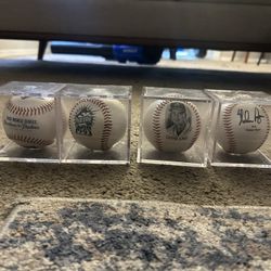 Collectible Baseballs 