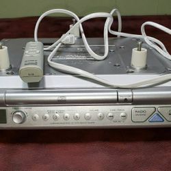 Sony under-cabinet Radio/CD player, used