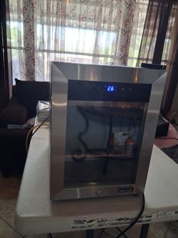 Electric humidor for cigars,Brand Newair