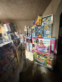 Toys Open Christmas Eve And Christmas Day 