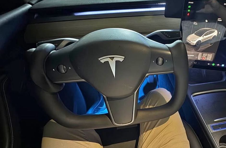 Tesla Yoke Steering Wheel