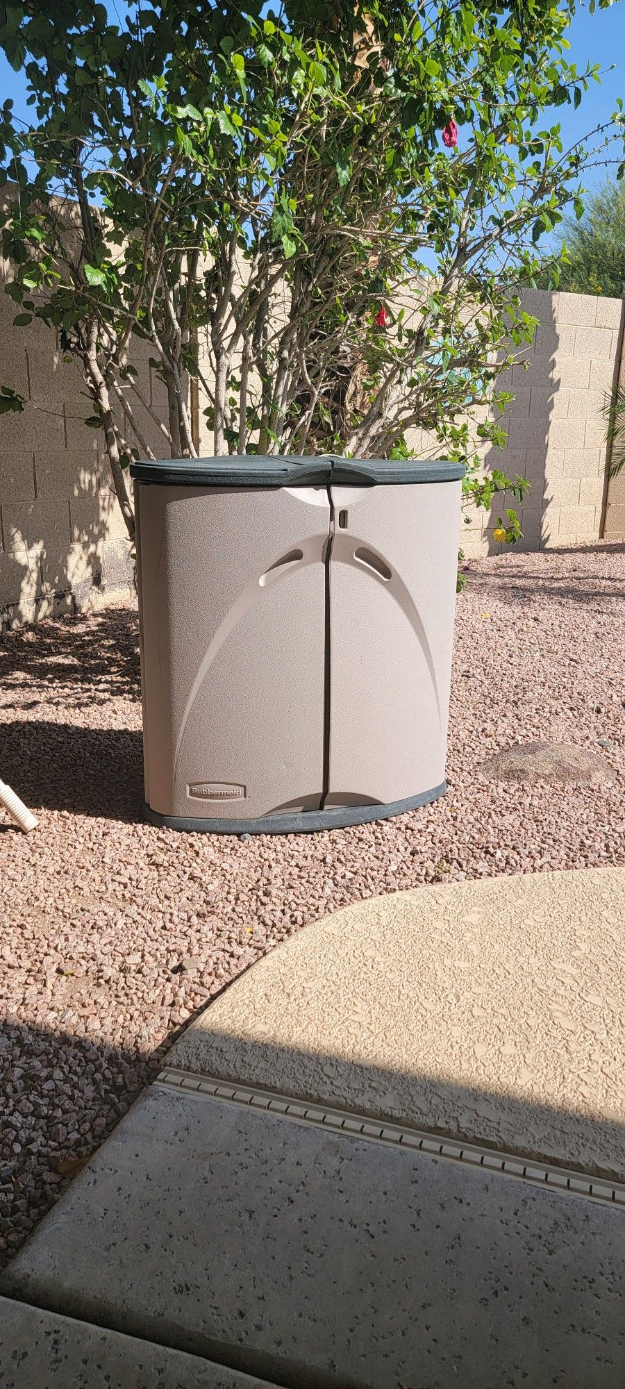Rubbermaid Corner Storage Unit
