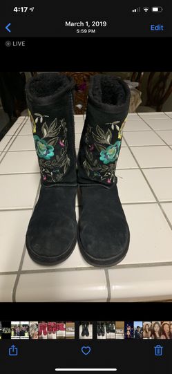 Black uggs size 6