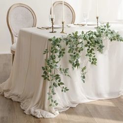 Ling’s Moment rose leaf garland