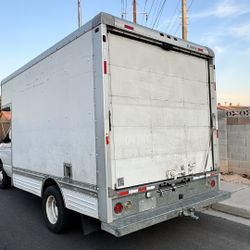 15 Feet Box Truck 