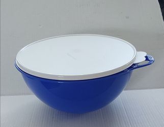 Large 32cup Tupperware Bowl w/ Lid