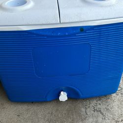 Rubbermaid Cooler 