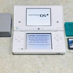 Nintendo DSi Bundle with Games