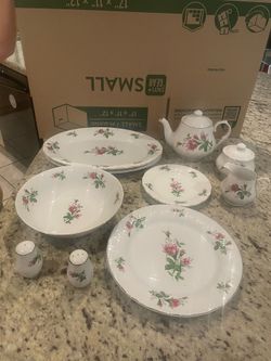 Vintage Fine China porcelain set serving for 16