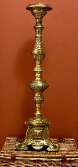 ⭕️ Large Vintage Ornate Gold-Colored Metal Candle Holder – 31” Tall