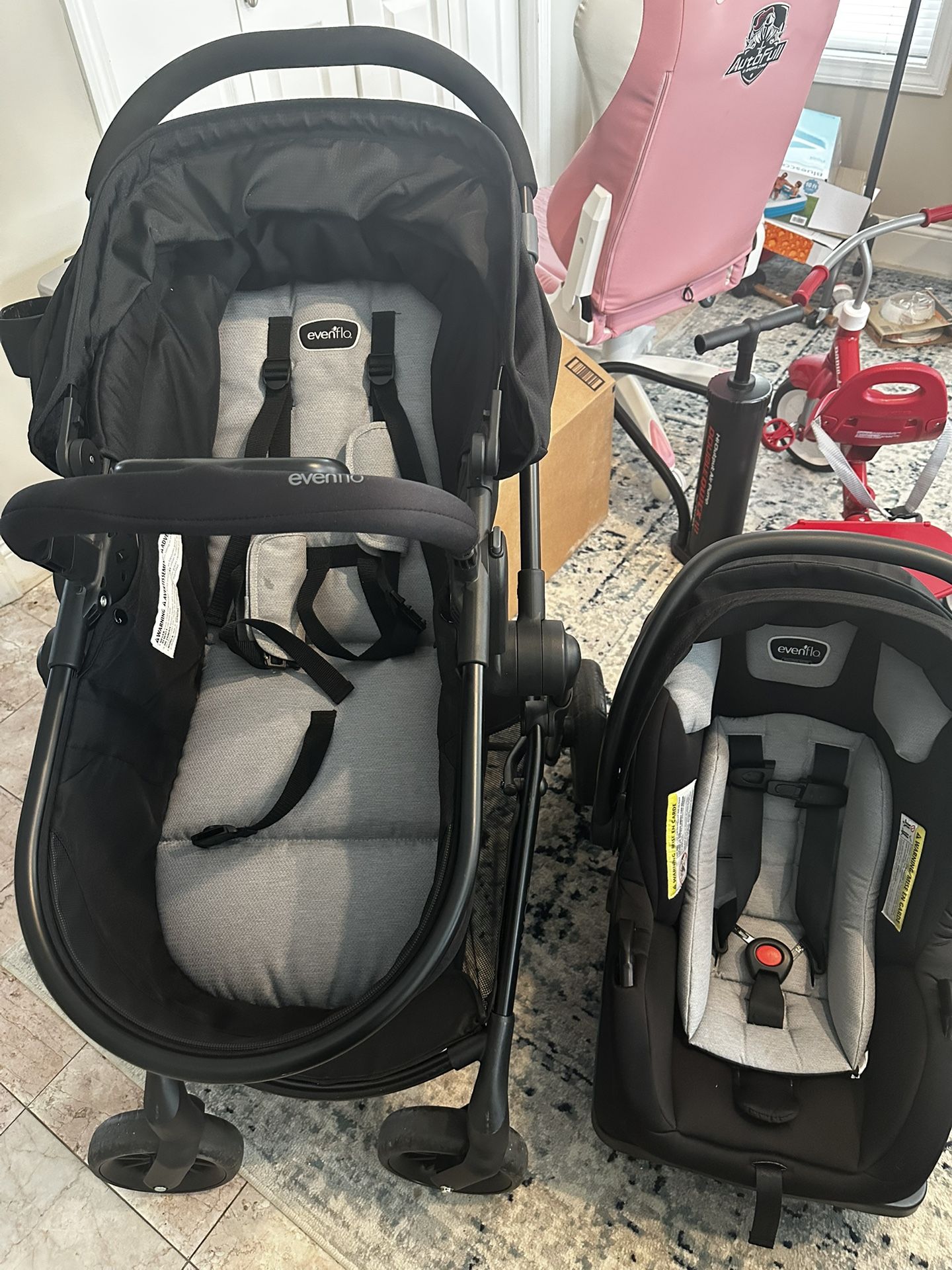 Evenflo Pivot Stroller With Car seat 