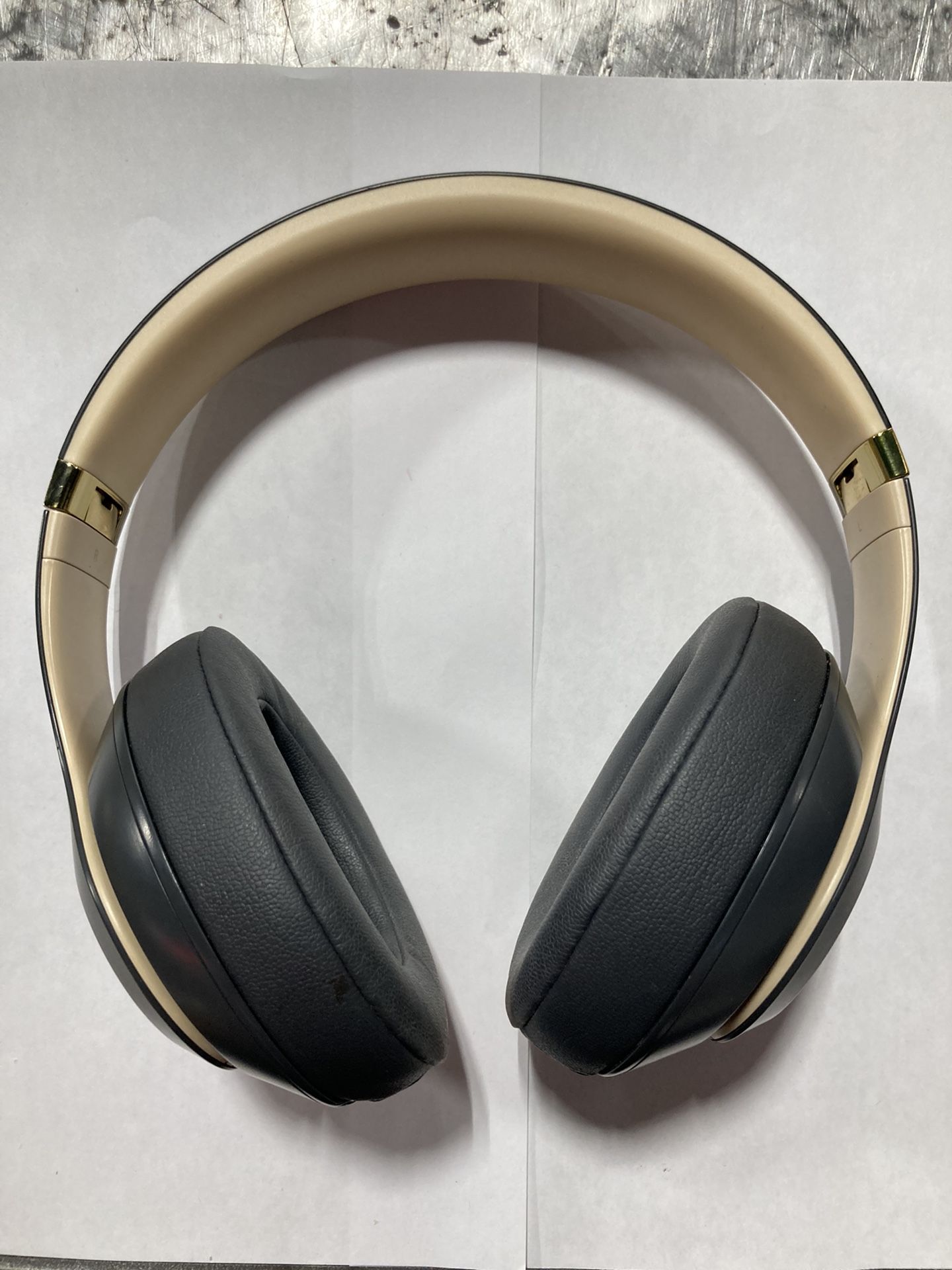 Beats Bluetooth Studio 3