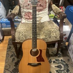 2005 Big Baby Taylor + Free Gig Bag & Unused/New Strings and Cleaning Kit