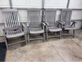 4 Patio reclining Chair Set.