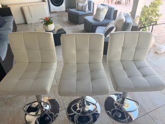 I set of 4 barstool chairs