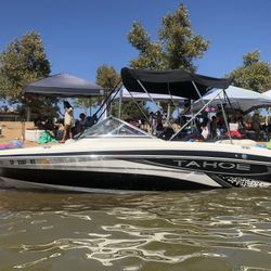 2009 Tahoe Q4 Boat